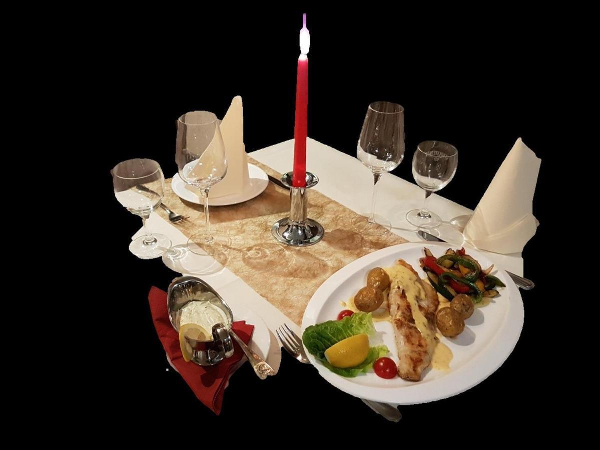 דליטש' Hotel Zum Weissen Ross מראה חיצוני תמונה