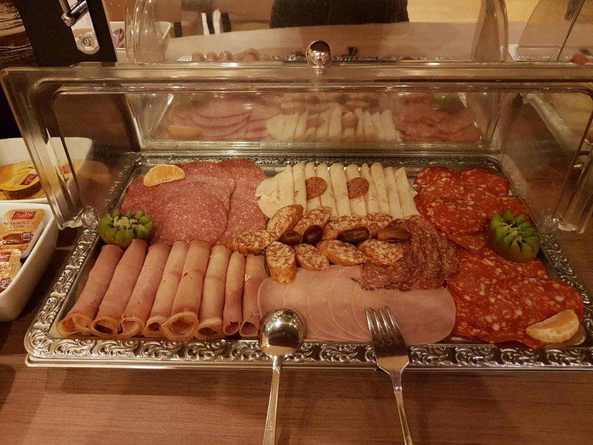 דליטש' Hotel Zum Weissen Ross מראה חיצוני תמונה