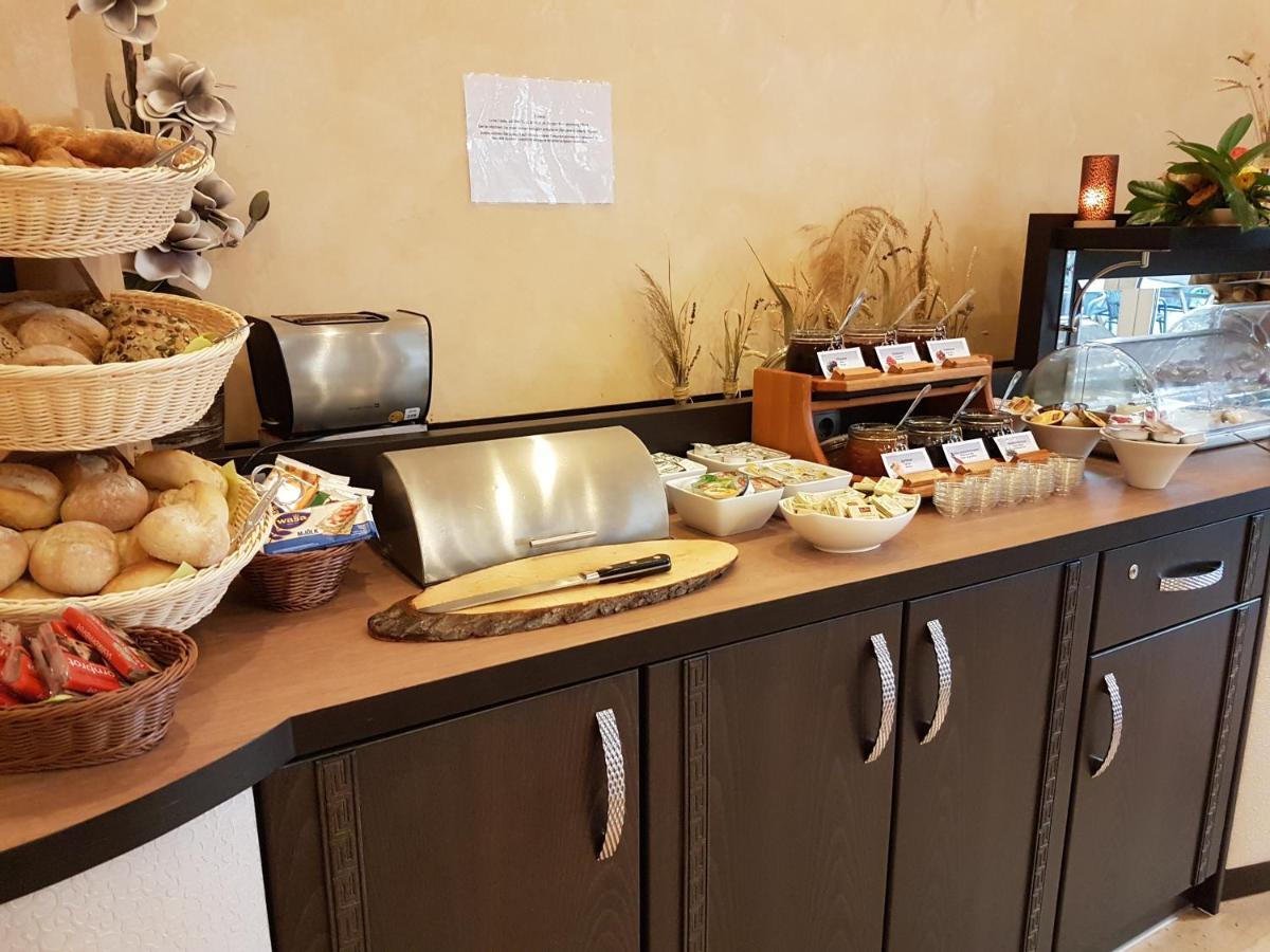 דליטש' Hotel Zum Weissen Ross מראה חיצוני תמונה