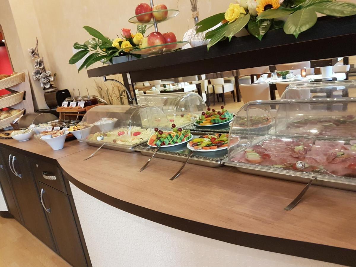 דליטש' Hotel Zum Weissen Ross מראה חיצוני תמונה