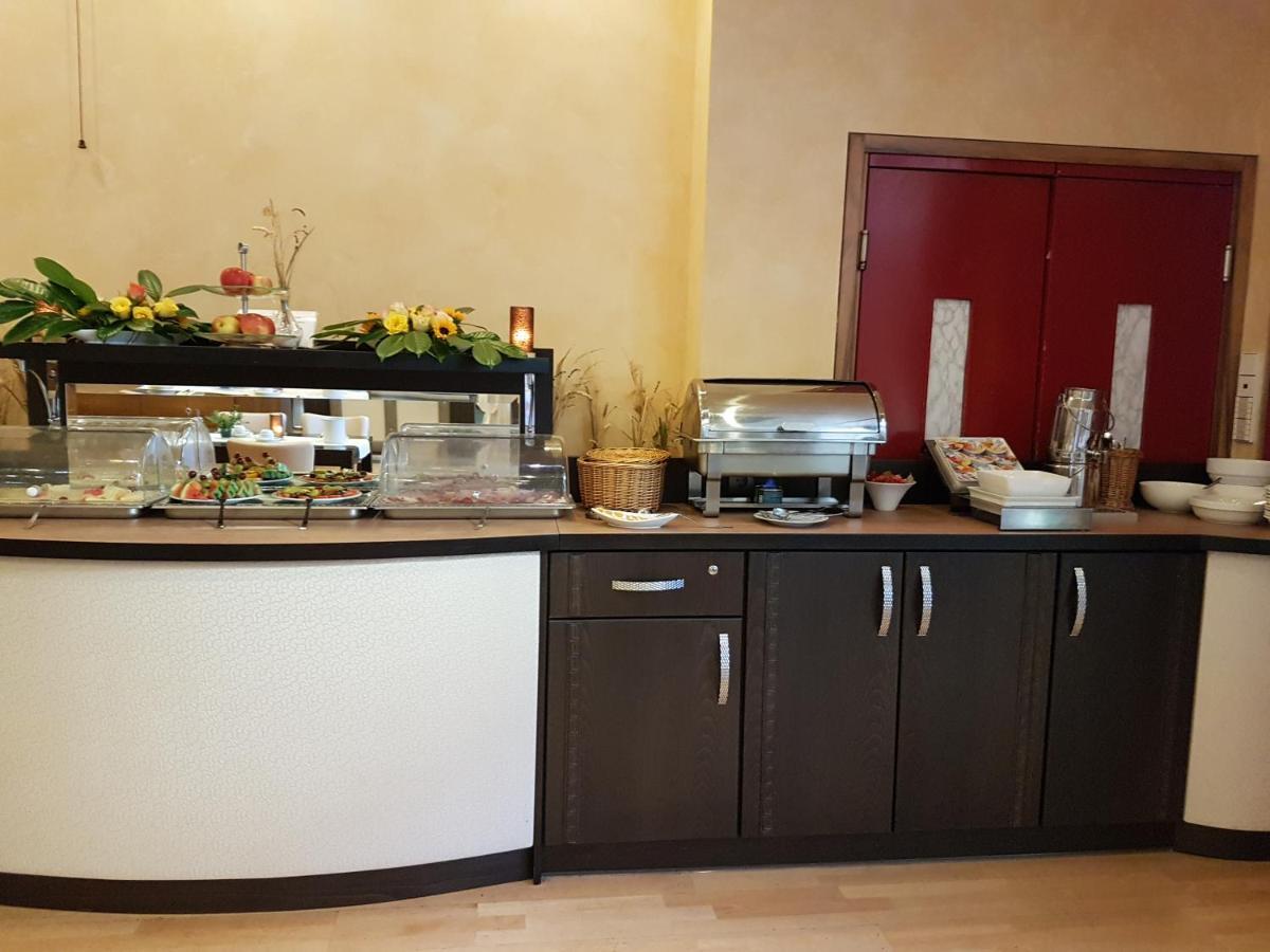 דליטש' Hotel Zum Weissen Ross מראה חיצוני תמונה